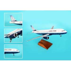  Skymarks United A320 1/100 W/GEAR & Wood Stand Everything 