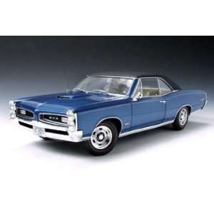   Pontiac GTO Barrier Blue With Black Top 1/18 Highway 61 Toys & Games