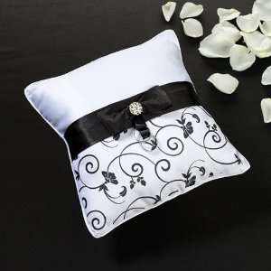  Black/White Ring Pillow