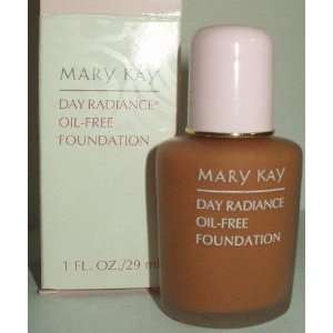  Mary Kay Day Radiance Liquid Foundation in Soft Ivory 