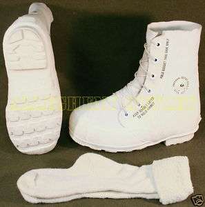 NEW White  30° COLD WEATHER Mickey Mouse Boots 7R  