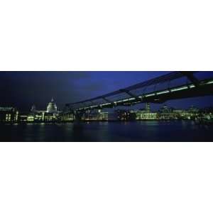 Bridge Across a River, Millennium Bridge, Thames River 