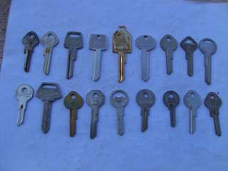 Lot 18 OLD CAR KEYBLANKS (SOME IS VERY OLD AND ORIGINAL)  