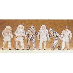  FIREMEN IN PROTECTIVE SUITS   PREISER HO SCALE MODEL TRAIN 