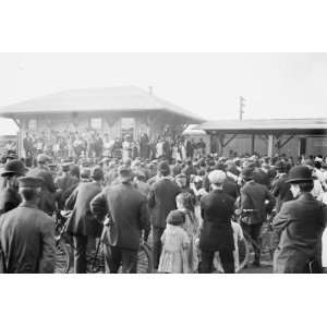  10/19/08. photo L.S. Chandler, on platform speaking to 