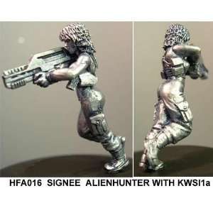    Adventurers (28mm)   Signee, Alien hunter w/ KWS 1a Toys & Games