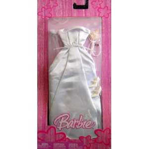  Barbie Fashions   Wedding Gown (2005) Toys & Games