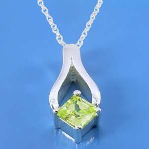  2.17 Grams 925 Sterling Silver Cz Apple Green Gemstone 