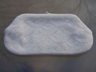   unless otherwise noted beaded purse very good condition no missing