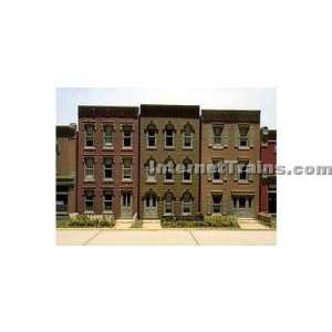  DPM HO Scale Building Kit   Townhouse Flats/3 Fronts Toys 