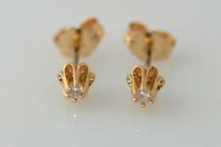Vintage 14K Yellow Gold Buttercup Mount Diamond Studs 1/10 ct Earrings 