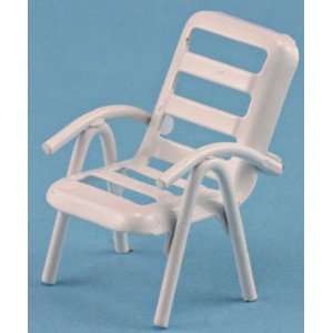   Dollhouse Miniature 124 Scale Lawn Chair in White Metal Toys & Games