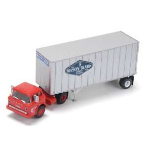   HO Scale RTR Ford C w/28 Exterior Post Trailer, Mason Toys & Games