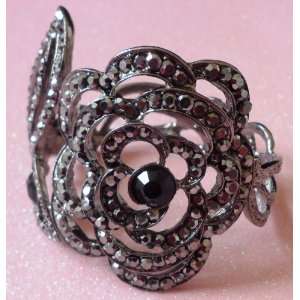  Chanel Flower & Leaf Bracelet Filled with Diamonds Chrome 