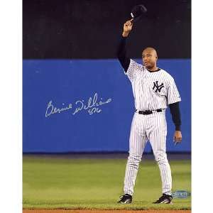 Sports MLB New York Yankees Bernie Williams Final Game at Stadium Wave 