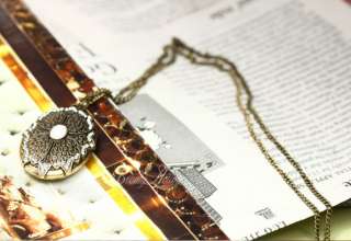 Vintage Bohemian Leaf Rhinestone Long Chain Pendant Locket Necklace 