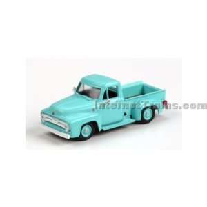   HO Scale Ready to Roll 1955 Ford F 100 Pickup   Green Toys & Games