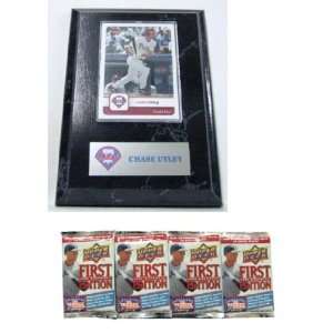   Chase Utley with FREE 4 Packs of MLB Trading Cards