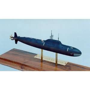   Alfa Class Russian Submarine 1 350 by Yankee Model Works Toys & Games
