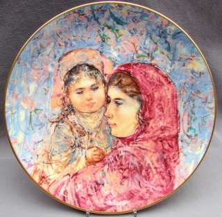 EDNA HIBEL plate LUCIA and CHILD by ROYAL DOULTON 1977  