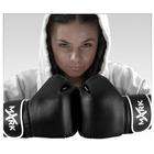 16 Boxing Gloves    Sixteen Boxing Gloves