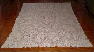   Ornate Vintage Quaker Lace Tablecloth 84x61 Quaker Label 2770  