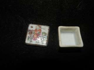 ANTIQUE CHINESE EXPORT SNUFF BOX 1 1/4 X 1 1/4  