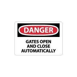   Gates Open And Close Automatically Safety Sign