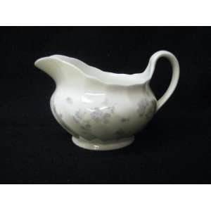    WEDGWOOD GRAVY (NO UNDERPLATE) APRIL FLOWERS 