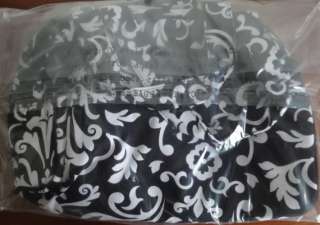 New 31 Thirty One gifts Cosmetic Bag in Garden Bloom Black Parisian 