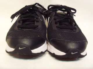 NIKE black & white athletic tennis shoe 6Y youth  