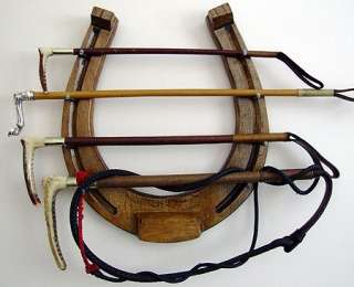   WOOD HORSE SHOE DOG FOX HUNTING WHIP RACK RIDING CROP HORN  